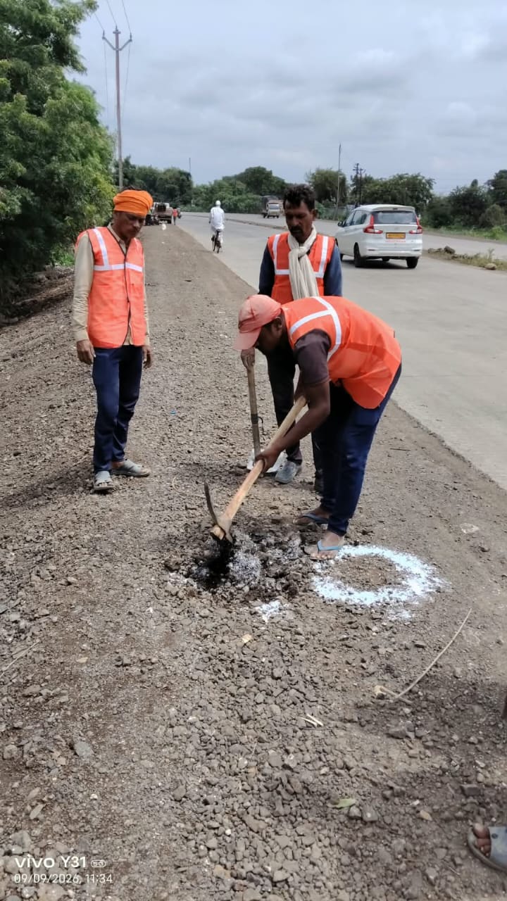 Road Sign Board Installation - Nasik Site